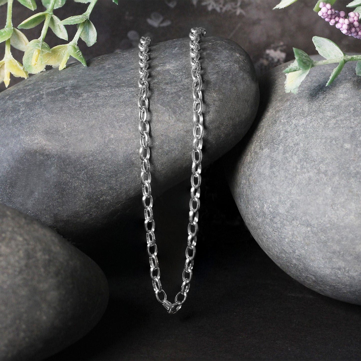 3.2mm 14k White Gold Oval Rolo Chain
