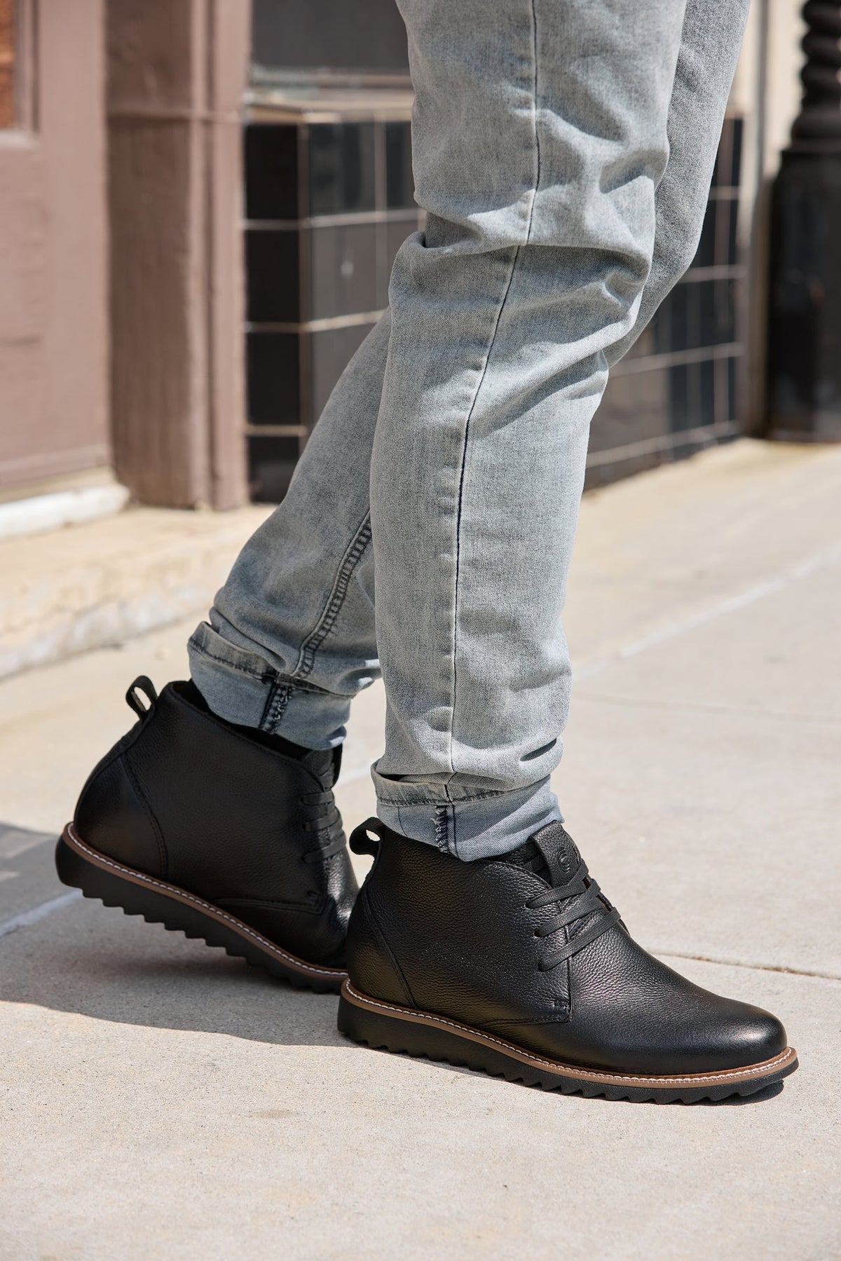 CALTO - J2190 - 2.6 Inches Taller (Black/Black Sole) - Chukka Boots