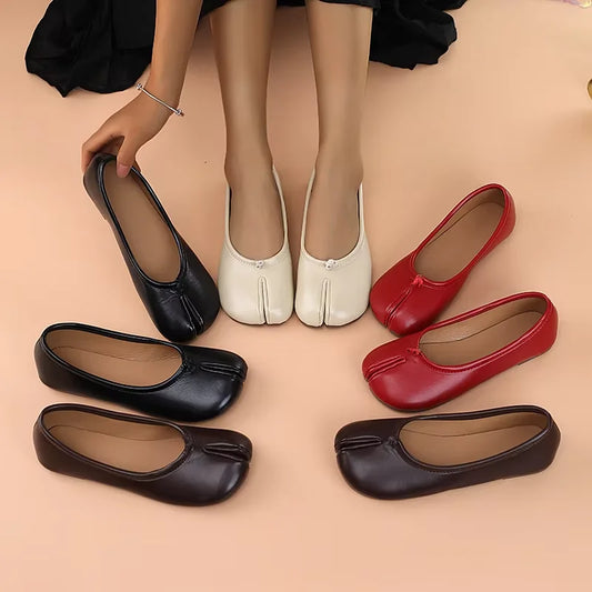 Nuevas bailarinas Tabi de punta dividida para mujer 2026, zapatos planos de cuero suave sin cordones, zapatos planos cómodos para uso diario casual para mujer