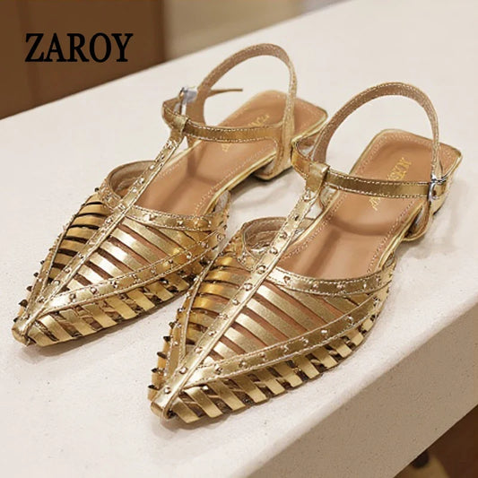 ZAROY Sandalias planas de banda estrecha para mujer, verano, punta estrecha, hebilla de tobillo, sandalias romanas huecas, talla grande, informales, de playa