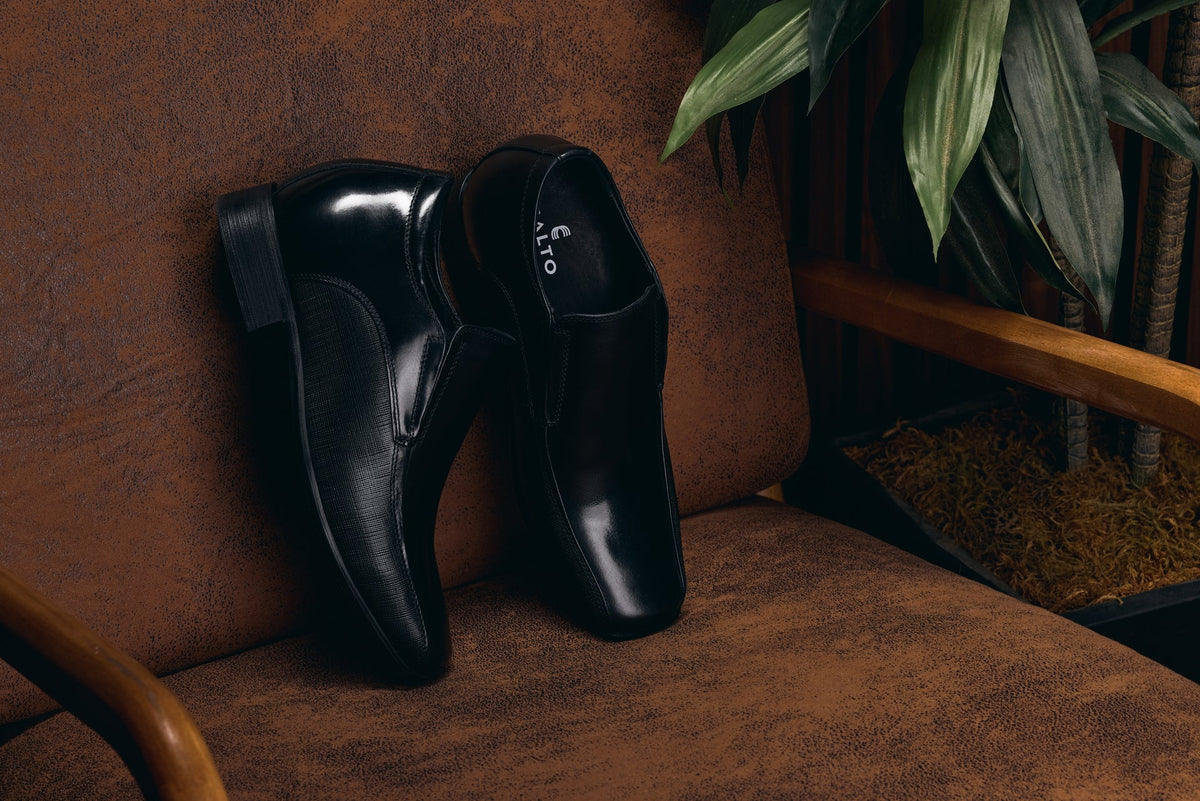 CALTO - Y3023 - 3 Inches Taller (Black) - Slip-On Leather Dress Shoes