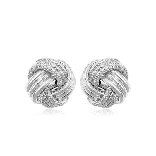 Boucles d'oreilles nœud d'amour en or blanc 14 carats avec texture striée