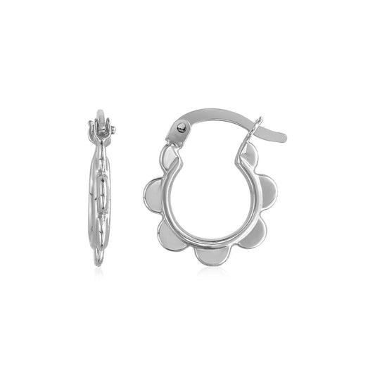 Boucles d'oreilles créoles festonnées en or blanc 14 carats