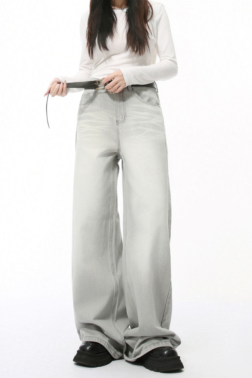 Wide Leg Jeans with Pockets
