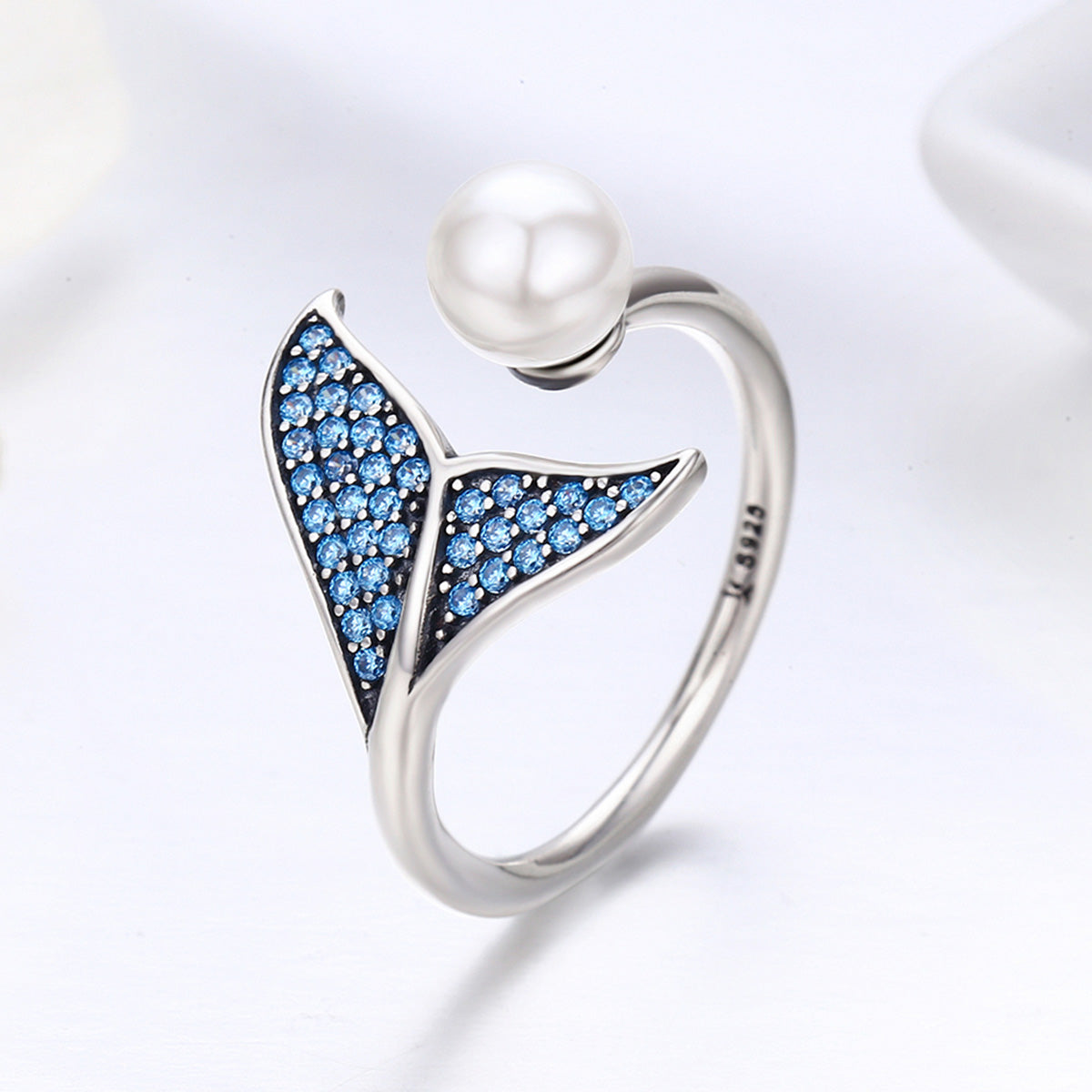 S925 Sterling Silver Ring with Unique Design